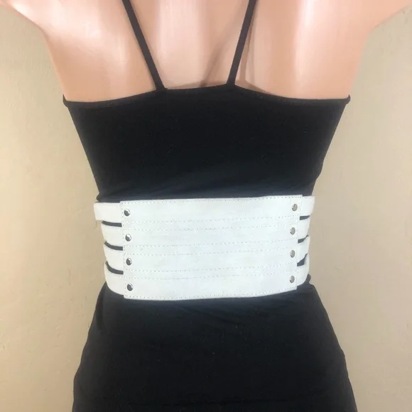 Artisan Corset Belt in White Suede Leather - Handmade in Indonesia Artisan Corset Belt in White Suede Leather - Handmade in  main image 3